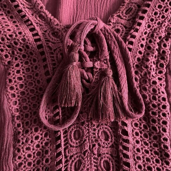 Torrid  Flowy Top, 3/4 sleeve with lace detail Maroon Size 2 - Picture 5 of 16